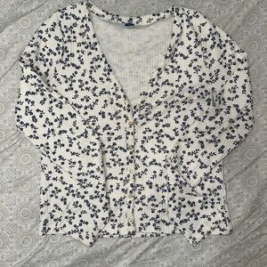 EUC ribbed floral long sleeve button down tee